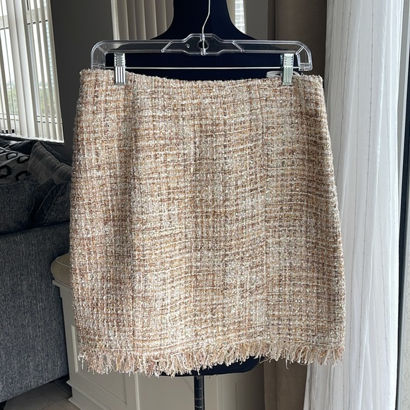 Boston Proper Dresses & Skirts - NWT Boston proper blush and Cream gold sequins Mini Pencil Skirt sz 10